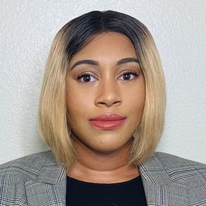 Meet your Posher, Lanise